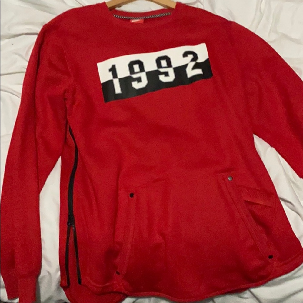 Read 1992 Nike Sweater